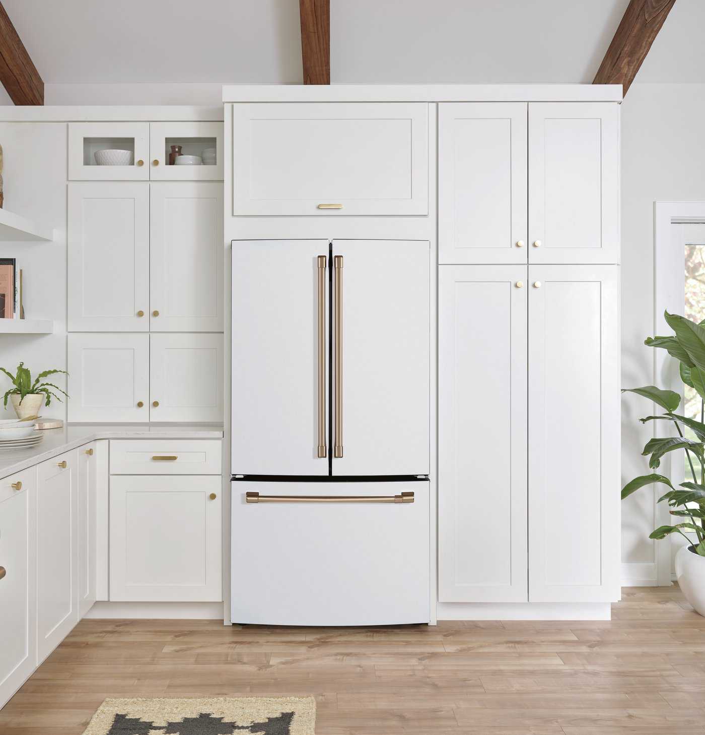 How to Match Kitchen Appliances With White Cabinets