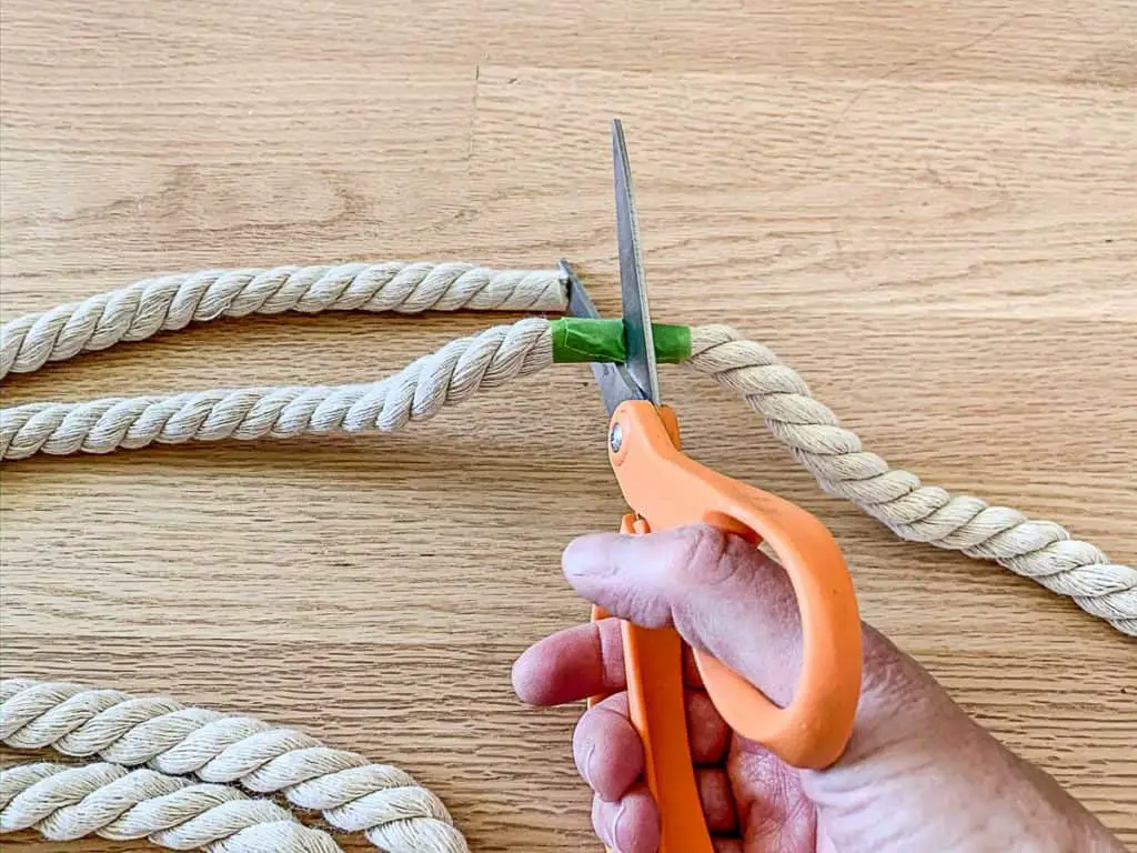 tape before cutting rope