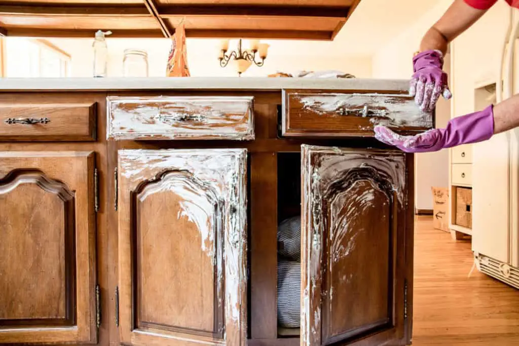 clean wood cabinets with dawn and baking soda paste