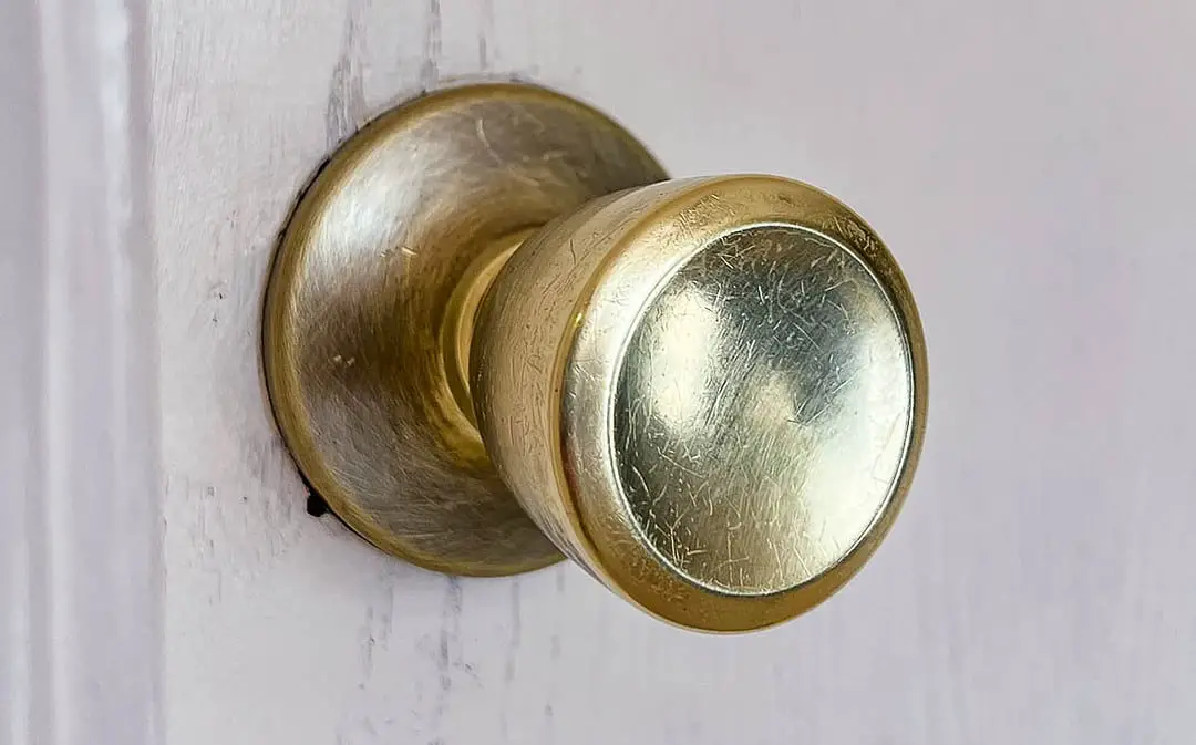 How to Clean Brass Hardware – and Is It Worth It?